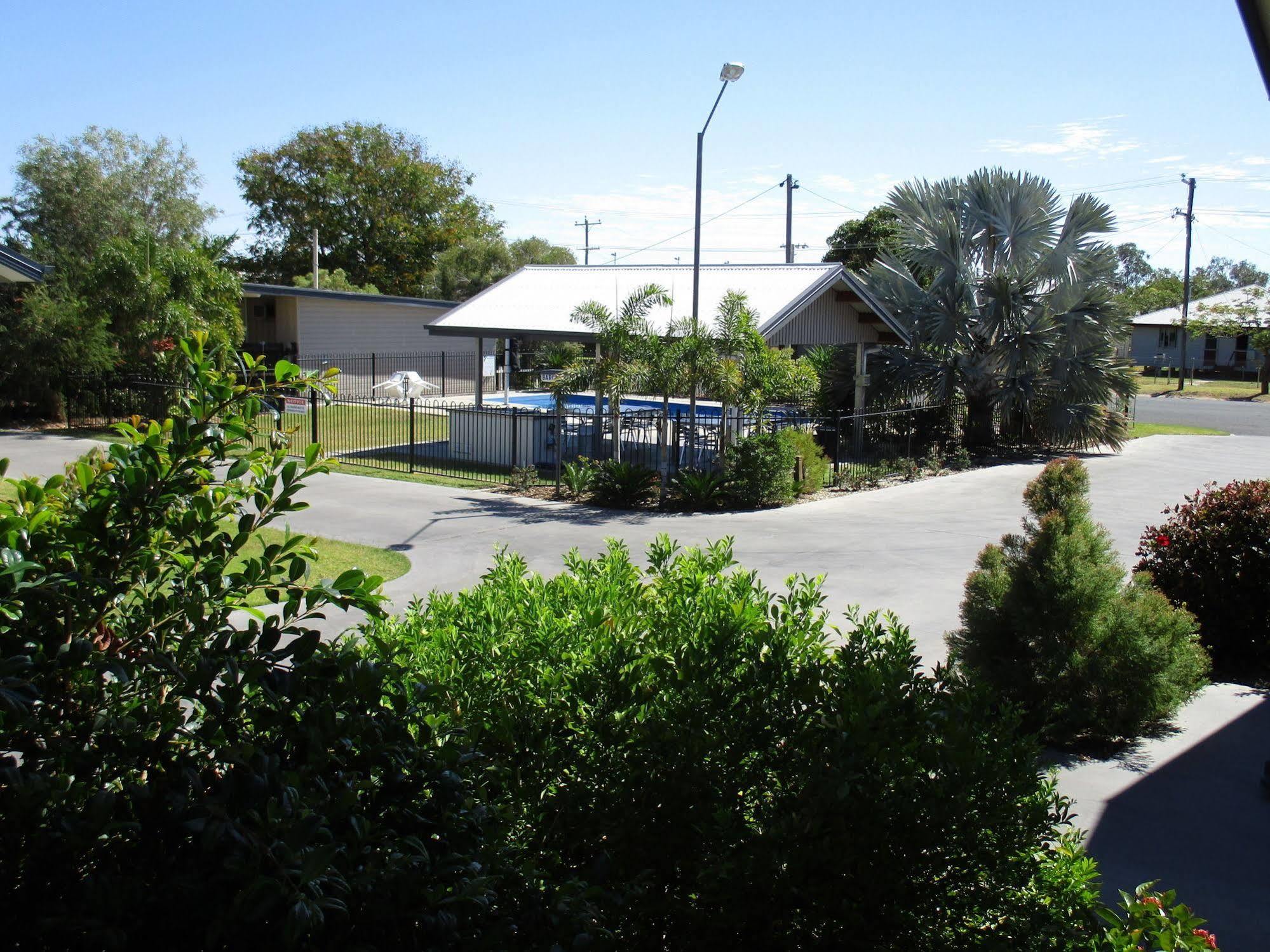 Barcaldine Country Motor Inn ภายนอก รูปภาพ