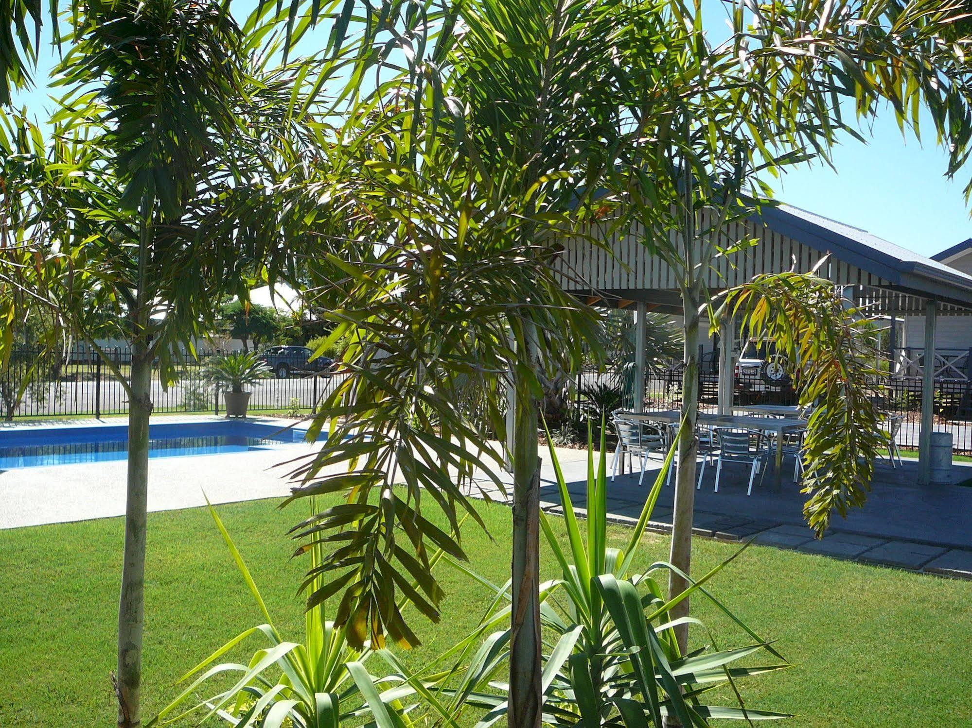 Barcaldine Country Motor Inn ภายนอก รูปภาพ