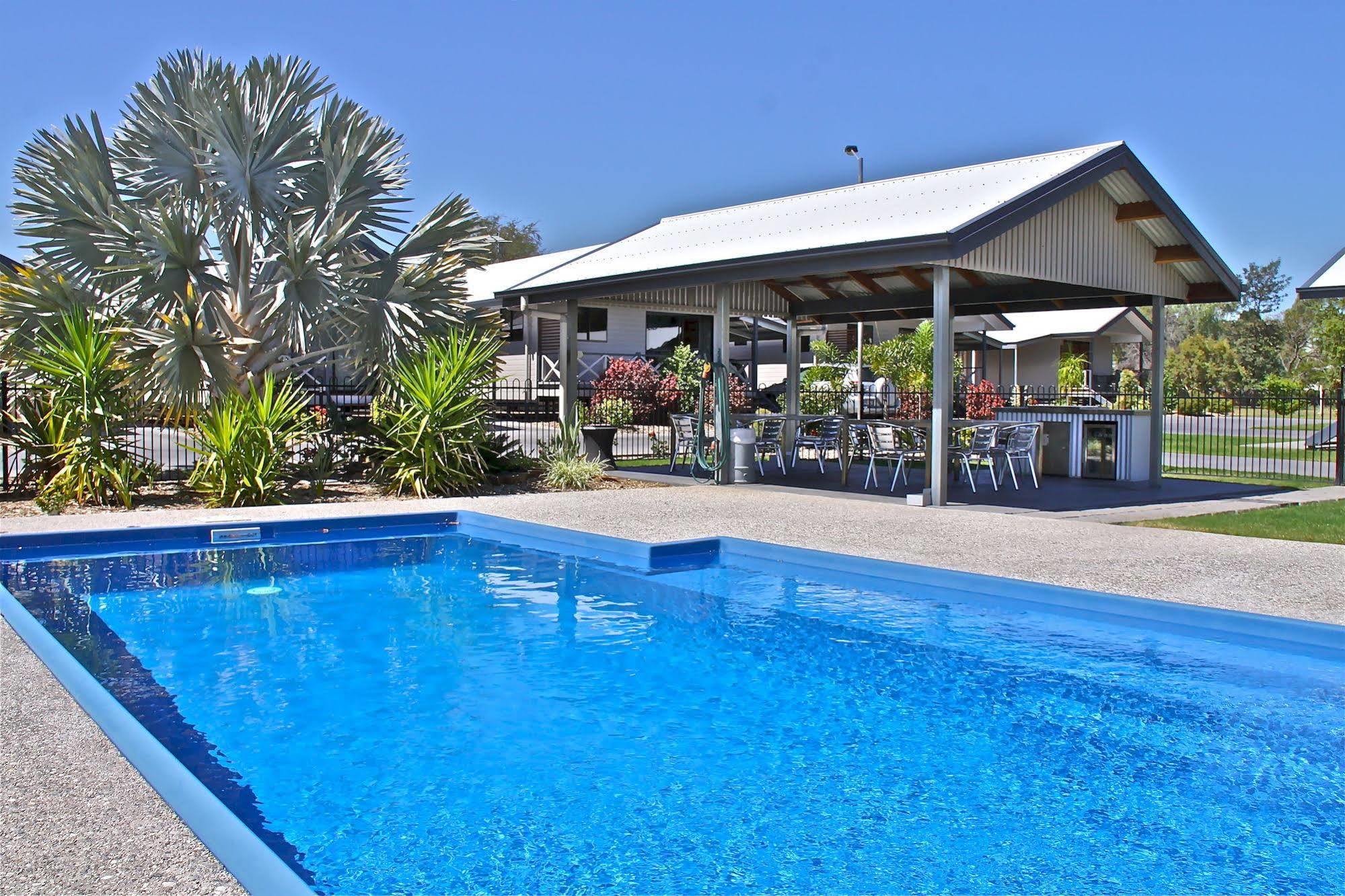 Barcaldine Country Motor Inn ภายนอก รูปภาพ